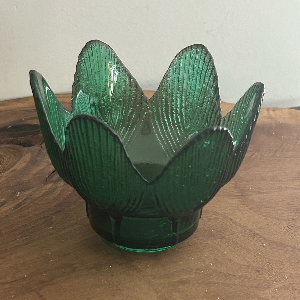 Vintage Translucent Green Glass Textured Flower Petal Lotus Tealight Holder.